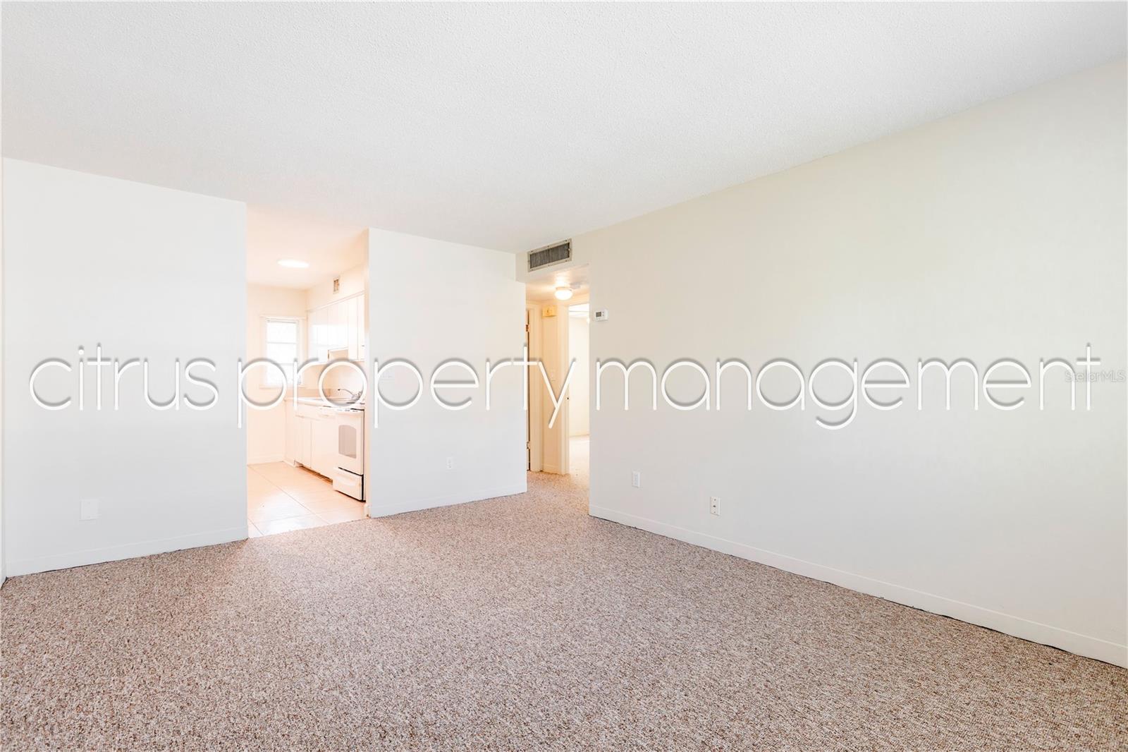 3026 Fairway Ln #b Property Photo 4