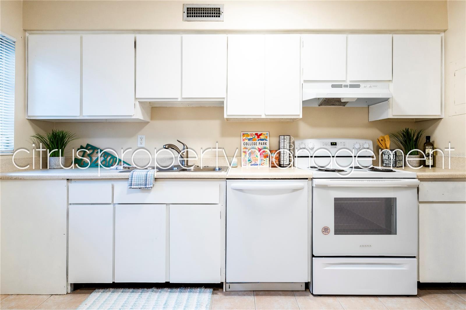 3026 Fairway Ln #b Property Photo 7