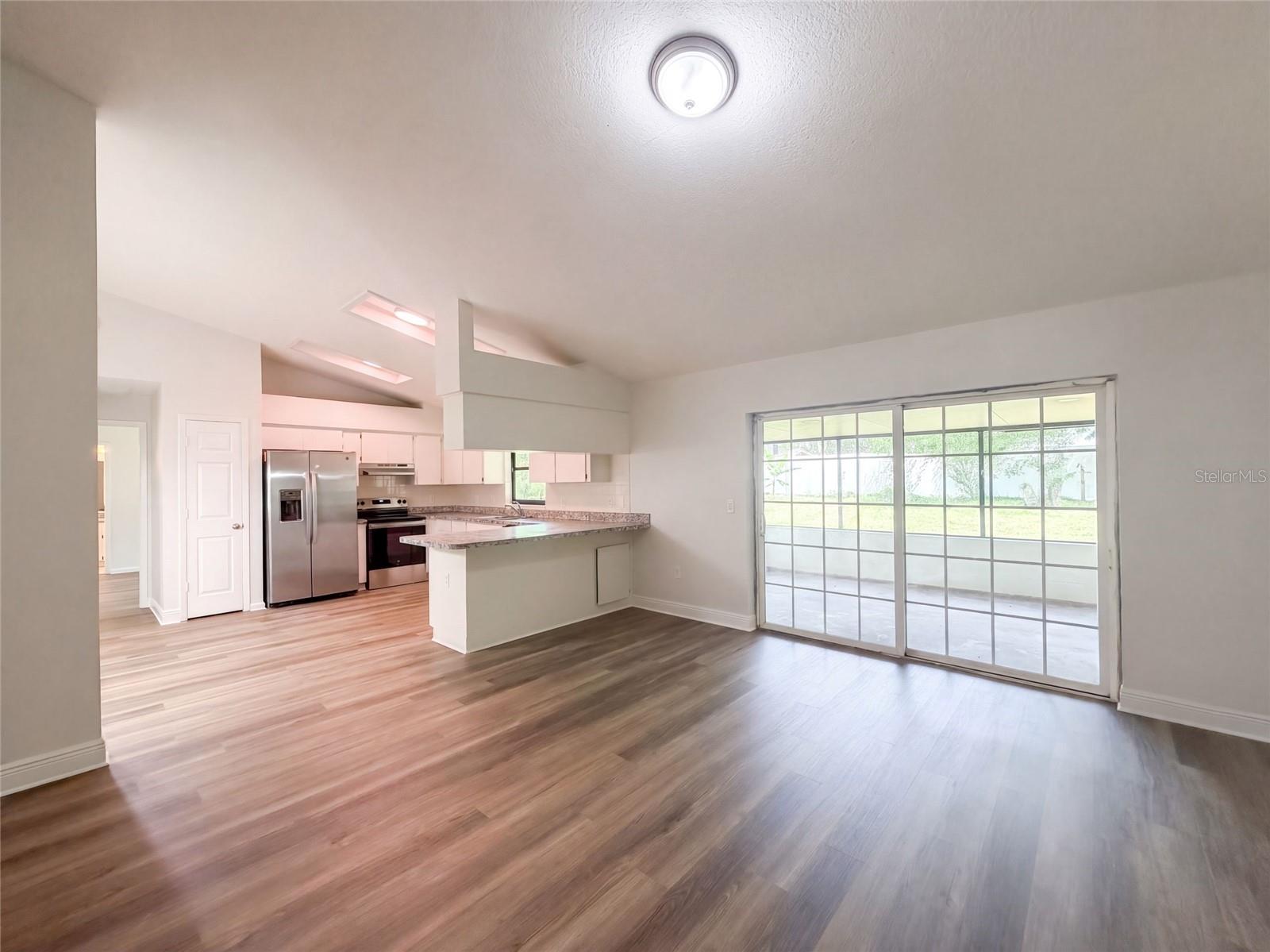 1711 Avant St Property Photo 3