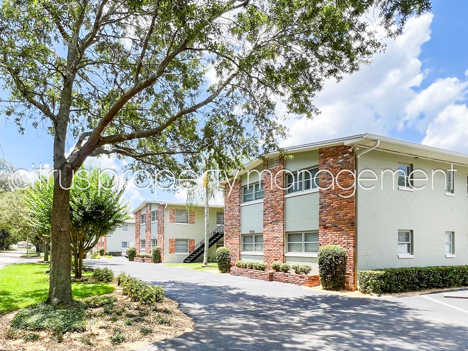 3026 FAIRWAY LN #C Property Photo 1