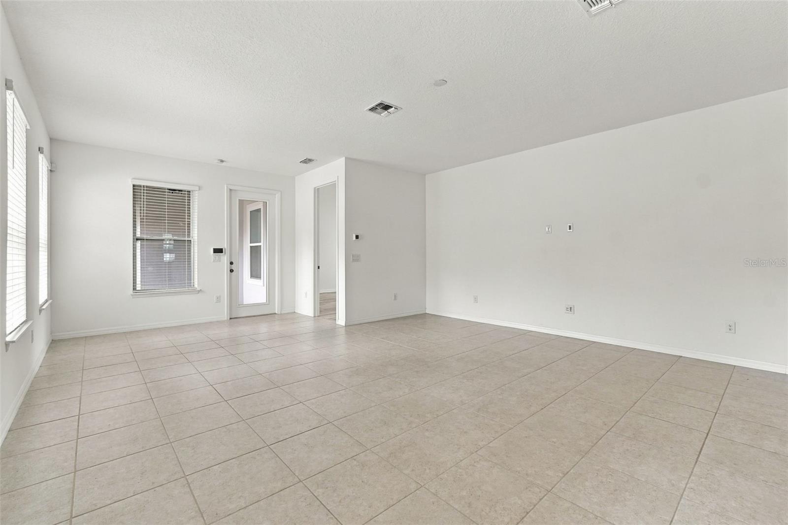8518 Nemours Pkwy Property Photo 10