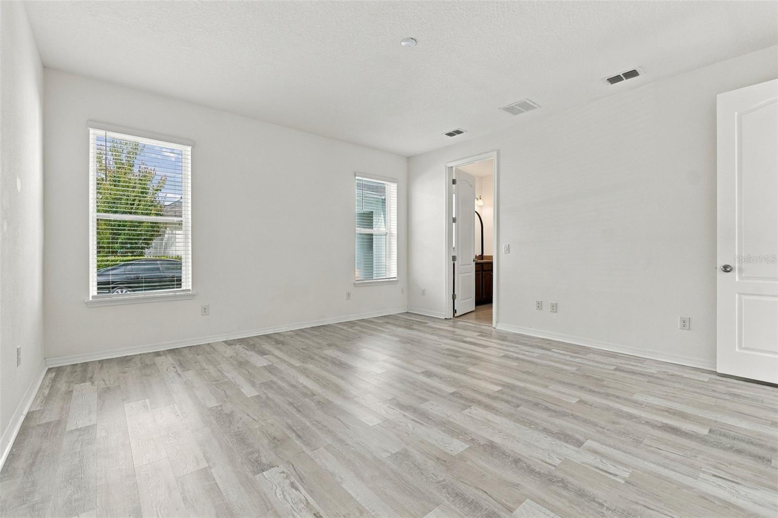 8518 Nemours Pkwy Property Photo 15