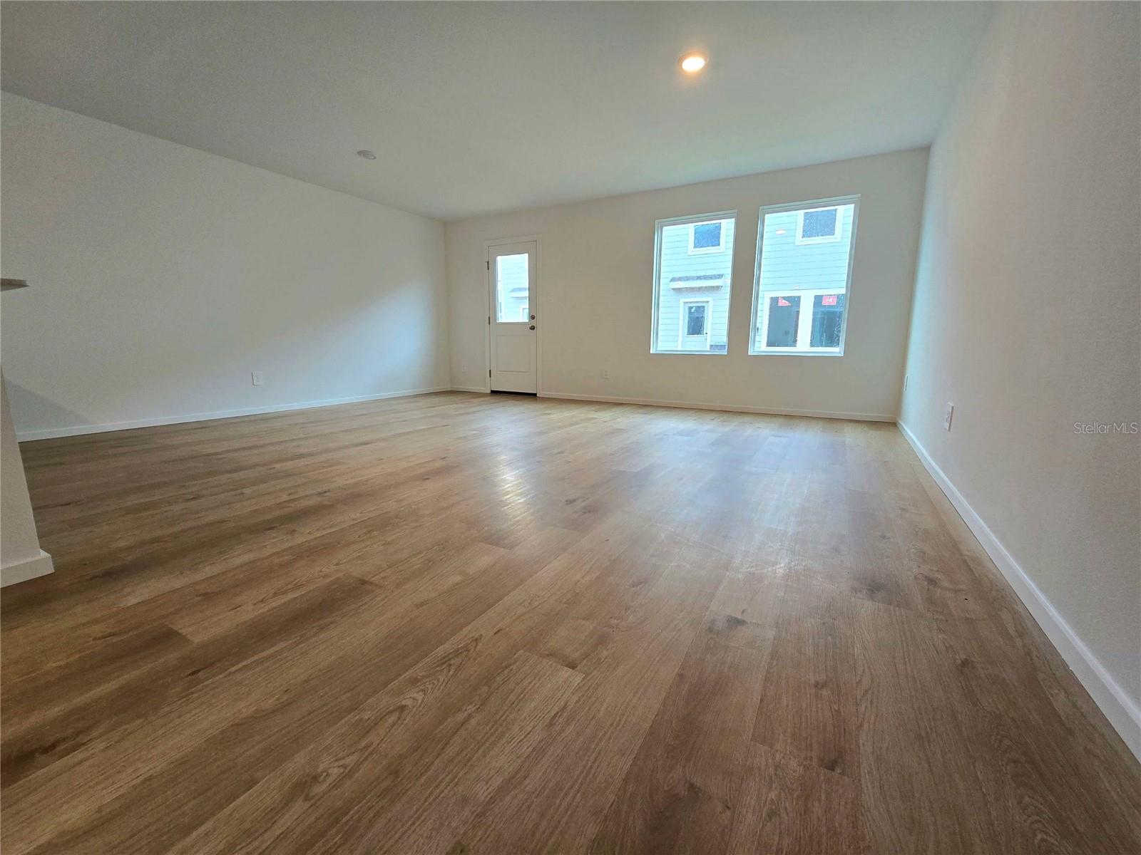 1030 Twins St Property Photo 6