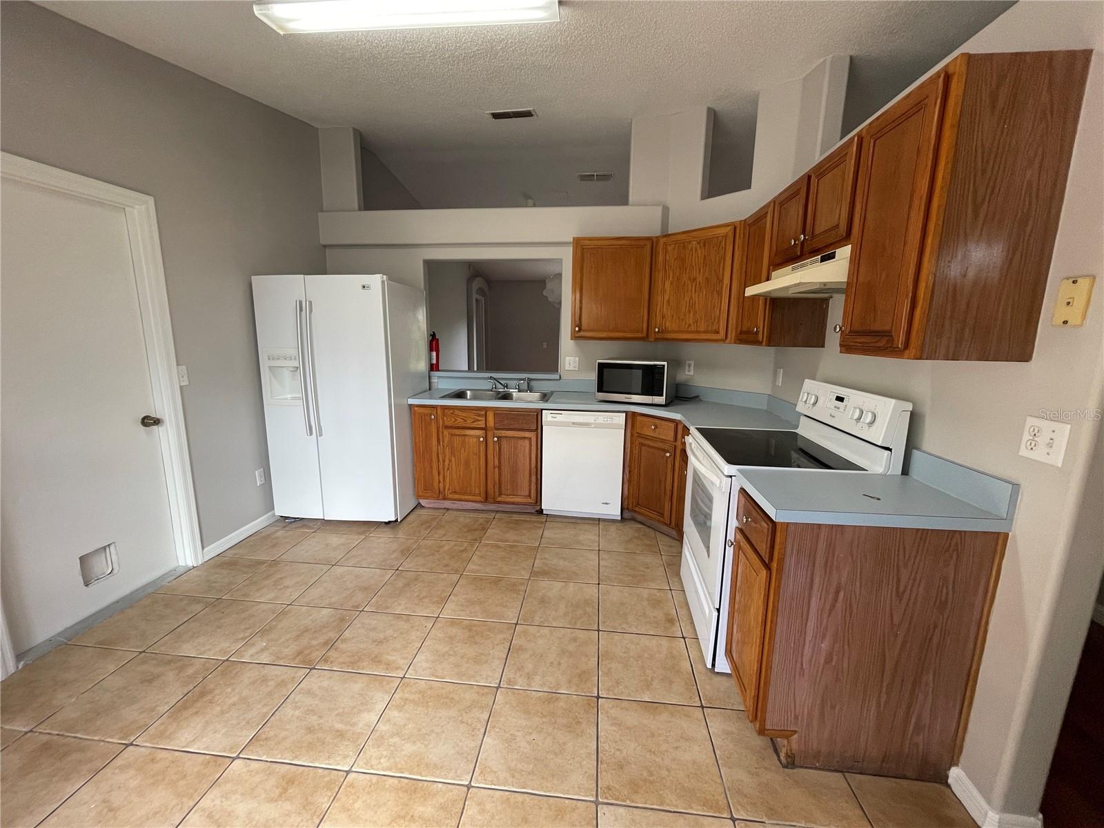 11185 Cypress Leaf Dr Property Photo 2