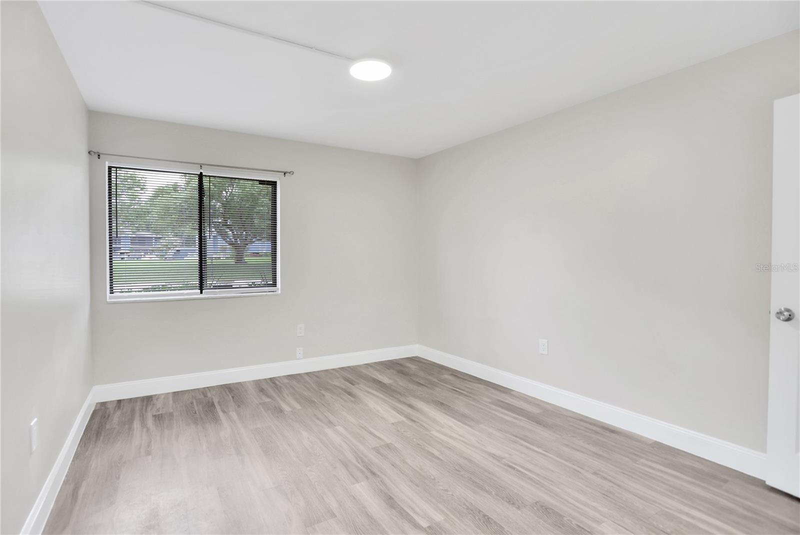 2451 Oak Park Way #120 Property Photo 11