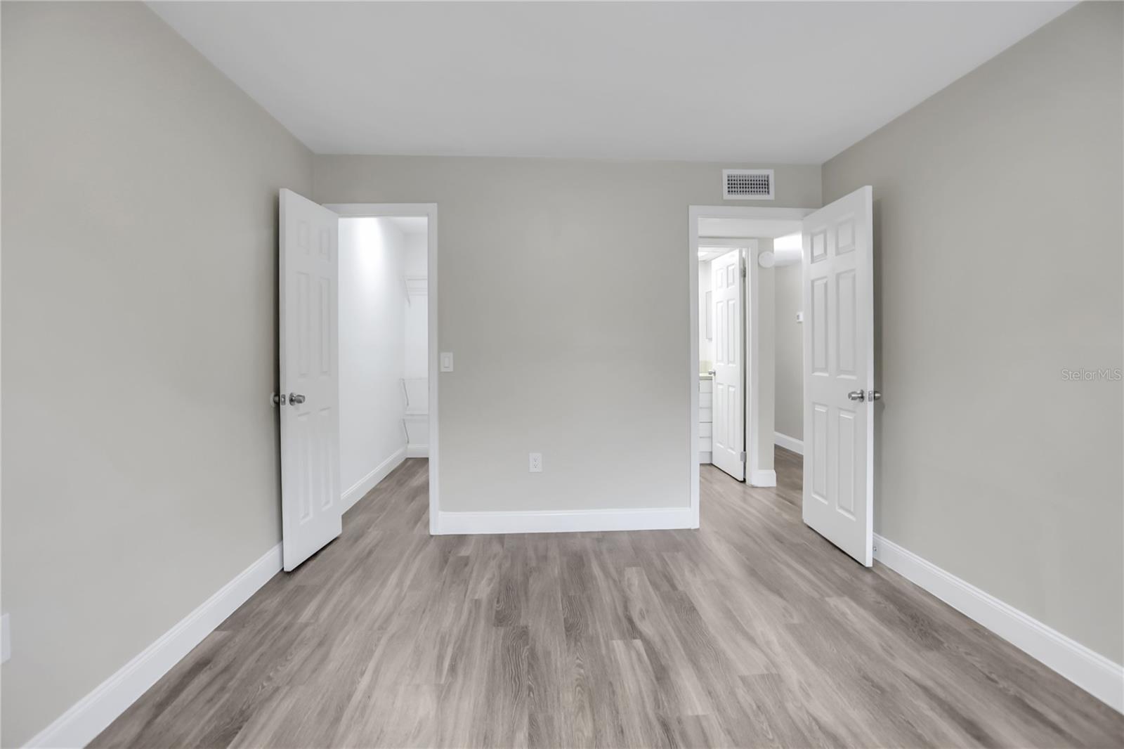 2451 Oak Park Way #120 Property Photo 12