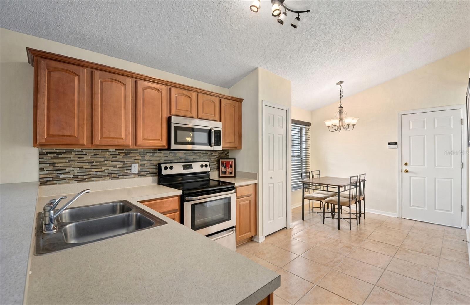 4808 Northern Dancer Way Property Photo 3