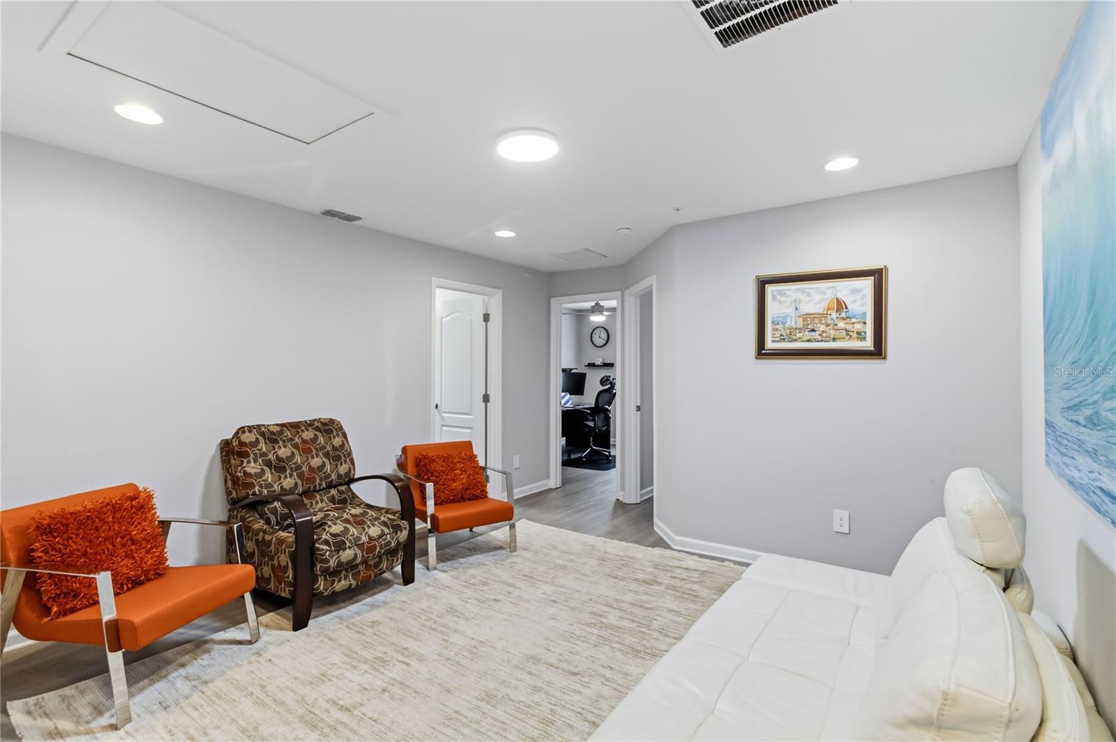 385 Cape Honeysuckle Pl Property Photo 14