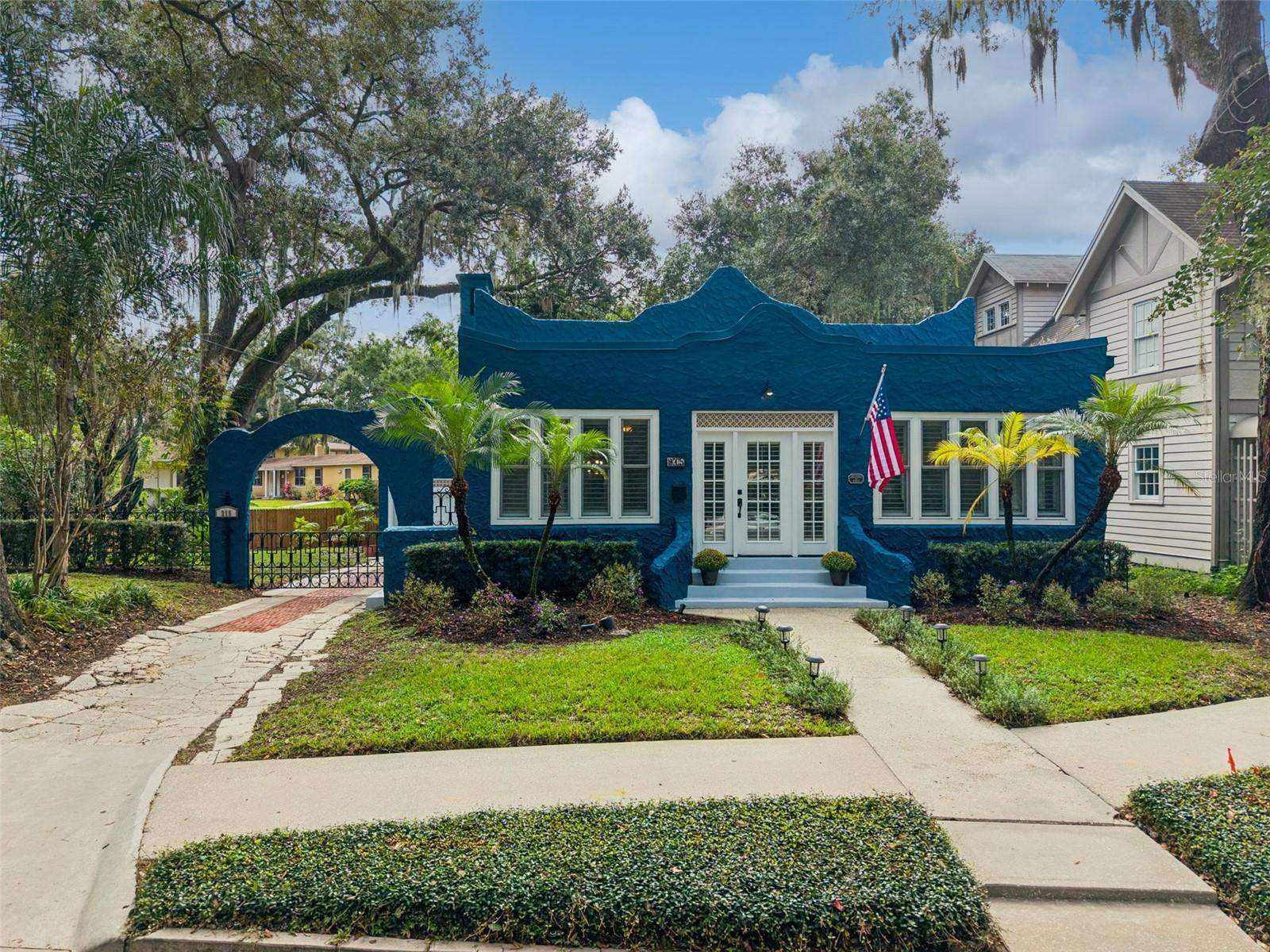 215 S Lawsona Blvd Property Photo 1