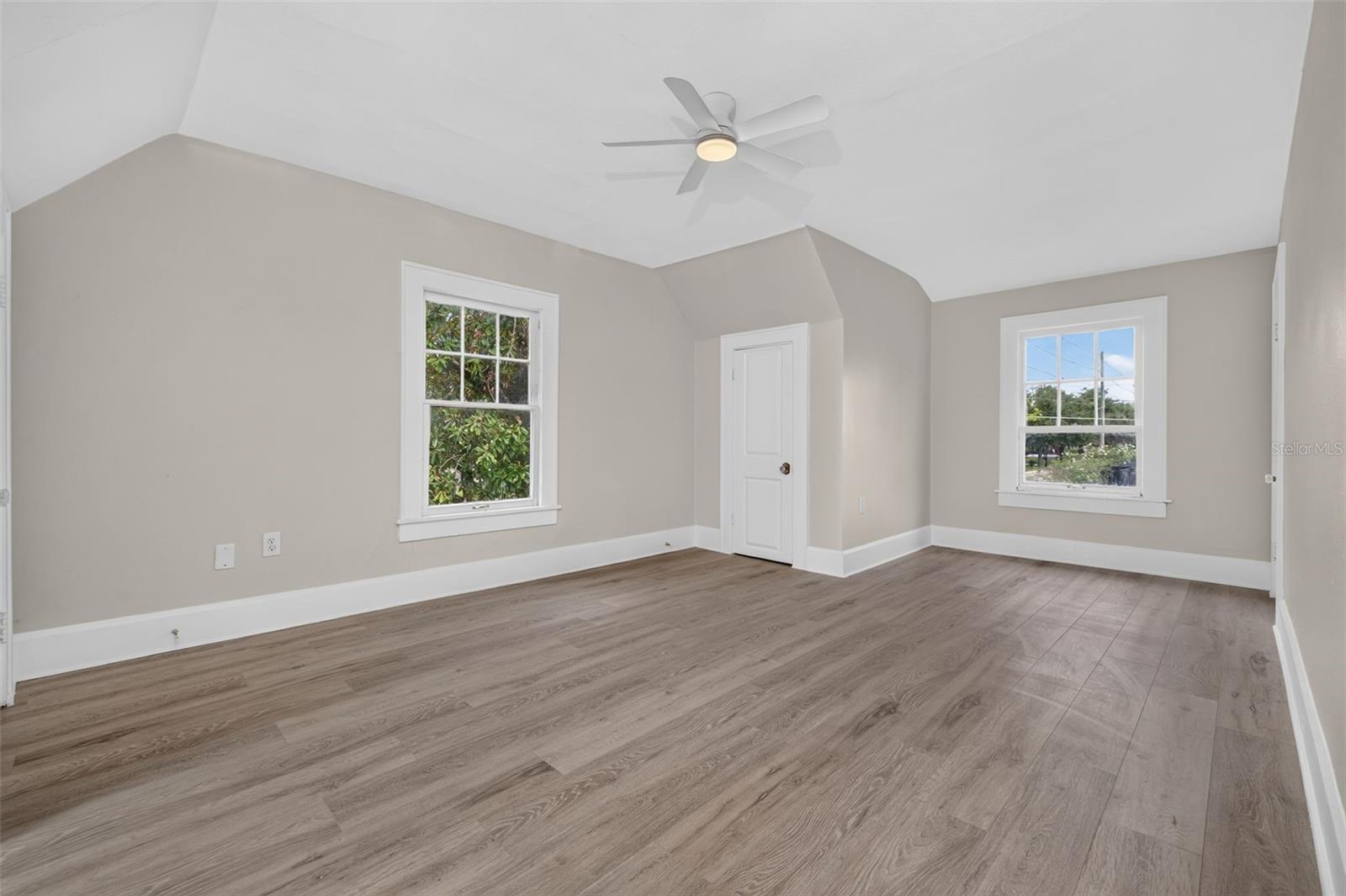 1201 Oakhill St Property Photo 11