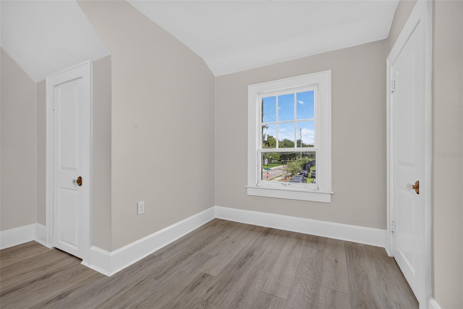1201 Oakhill St Property Photo 12