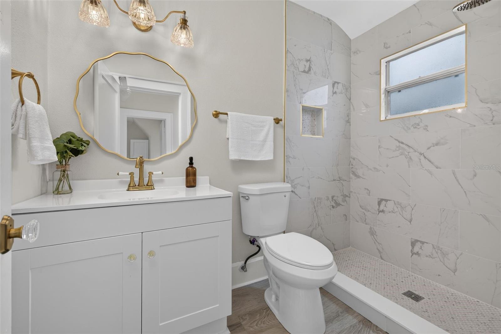 1201 Oakhill St Property Photo 14