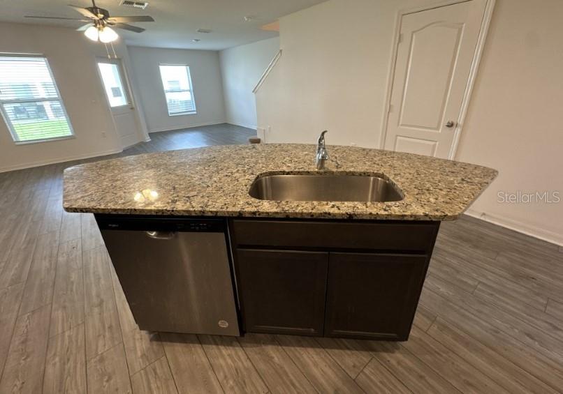 1695 Wynford Cir Property Photo 4