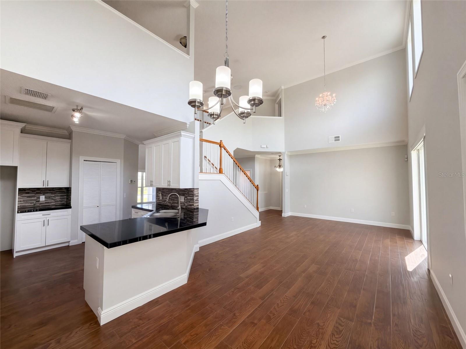 2541 Jasmine Trace Dr Property Photo 10