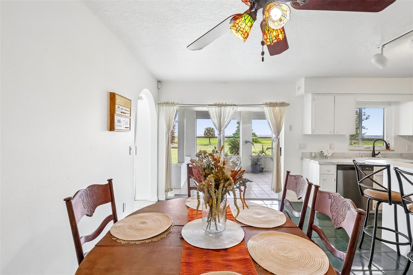 3480 Lakeshore Blvd Property Photo 6