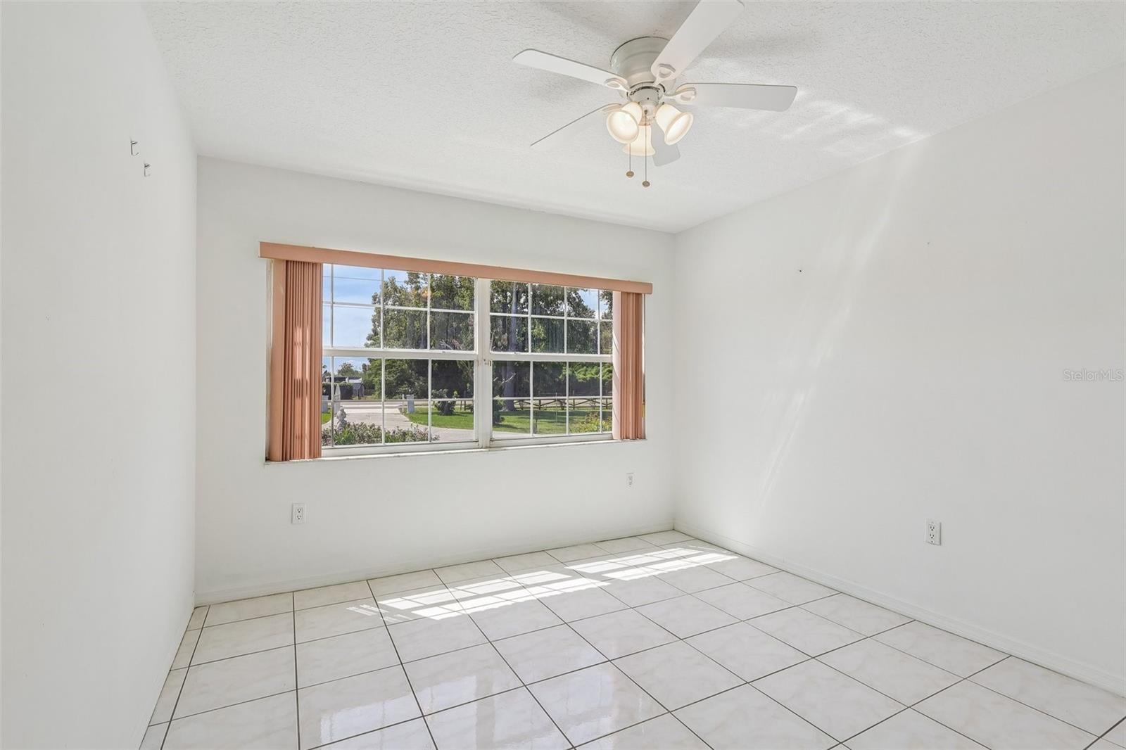 3480 Lakeshore Blvd Property Photo 16