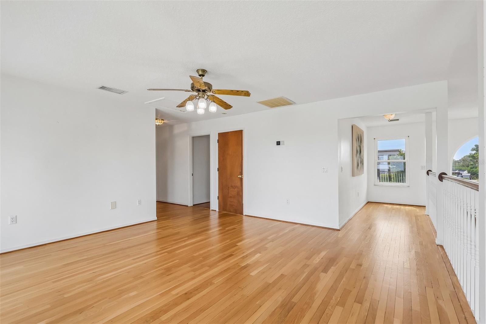 3480 Lakeshore Blvd Property Photo 22