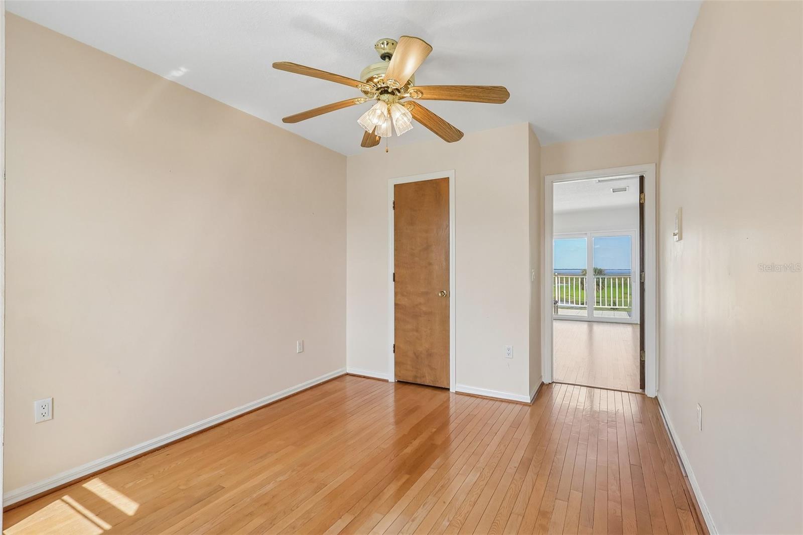 3480 Lakeshore Blvd Property Photo 24
