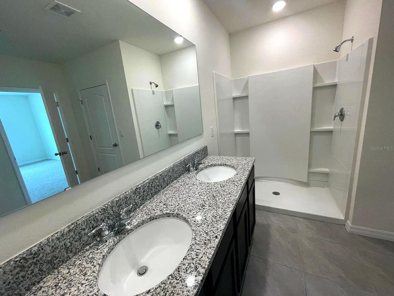 2030 Maple Ridge Dr Property Photo 32