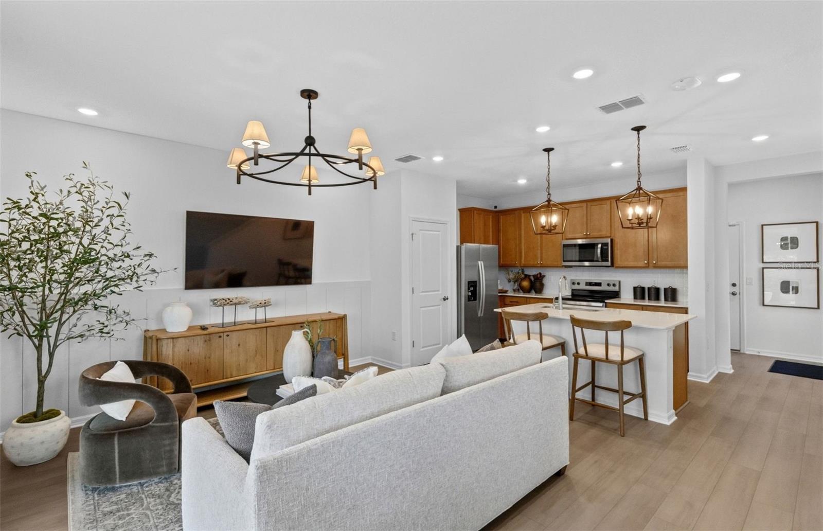 2073 Riverleaf Road Property Photo 11