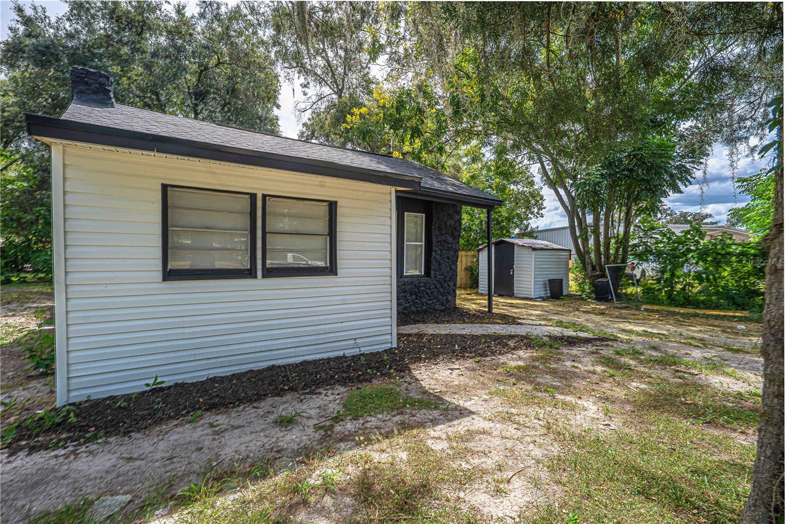 2331 Westside Dr Property Photo 1