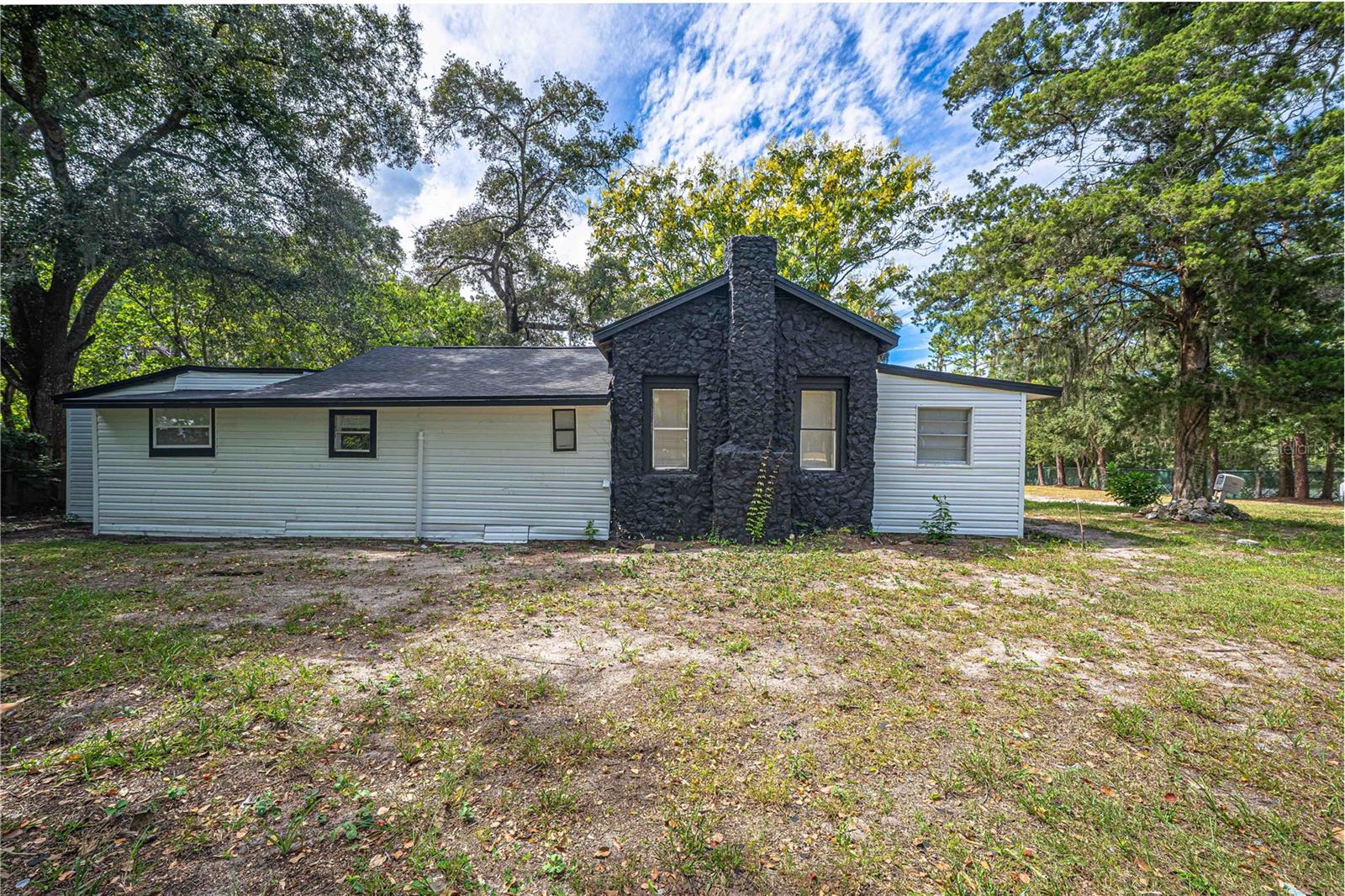 2331 Westside Dr Property Photo 6