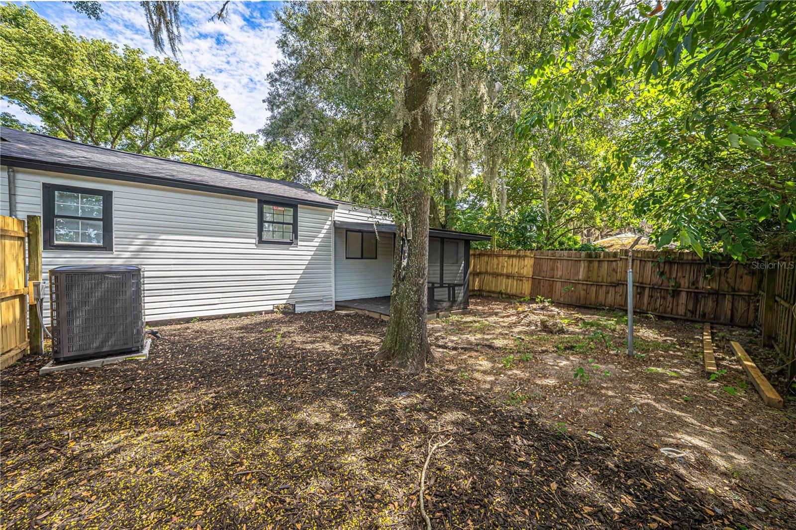 2331 Westside Dr Property Photo 7