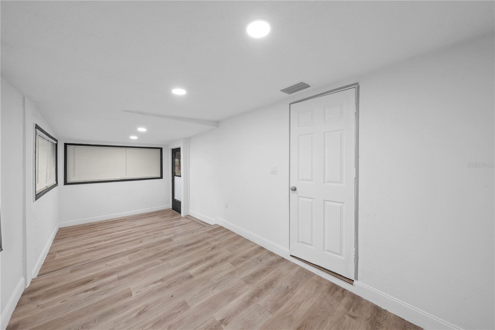 2331 Westside Dr Property Photo 32
