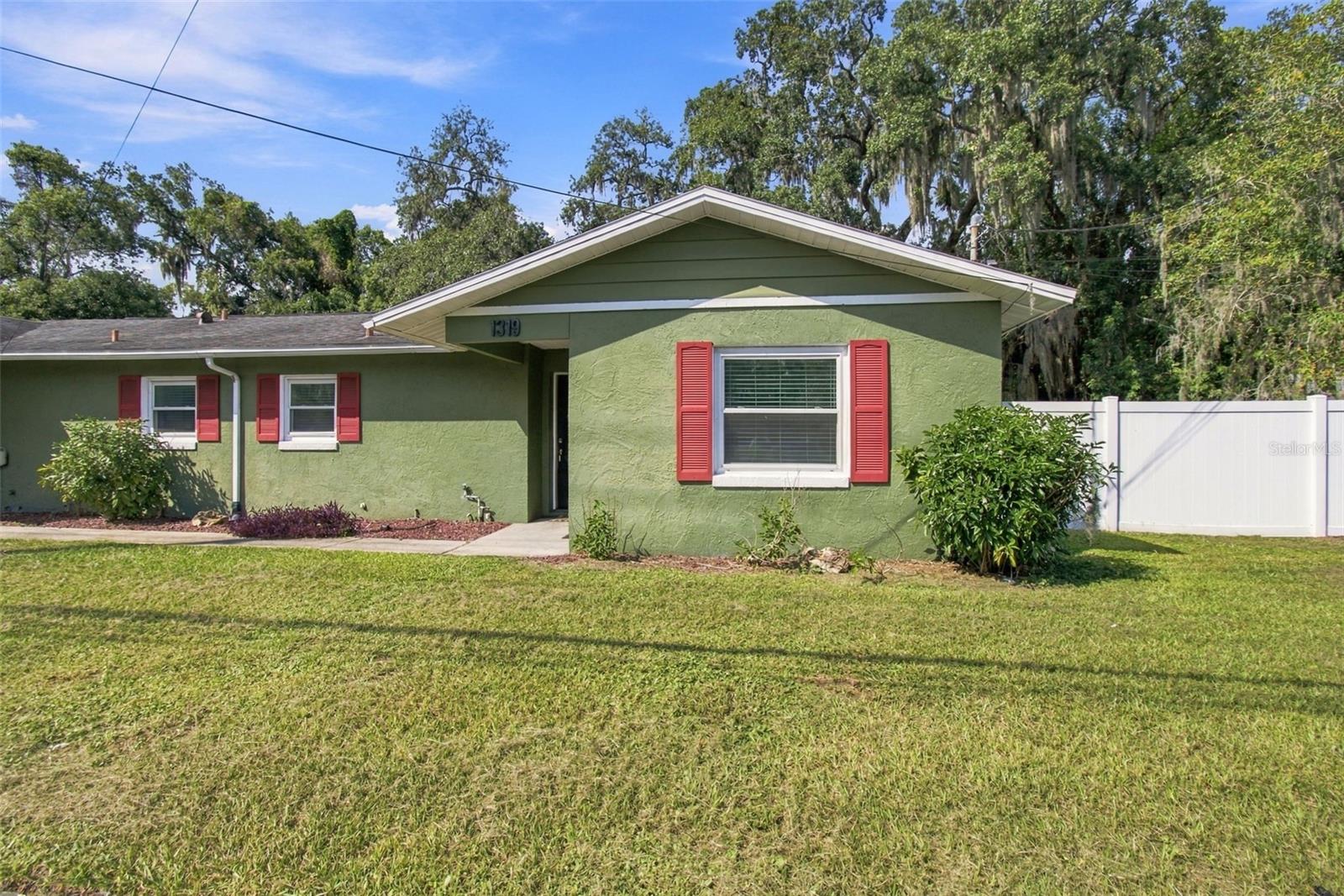 1319 E South St Property Photo 3