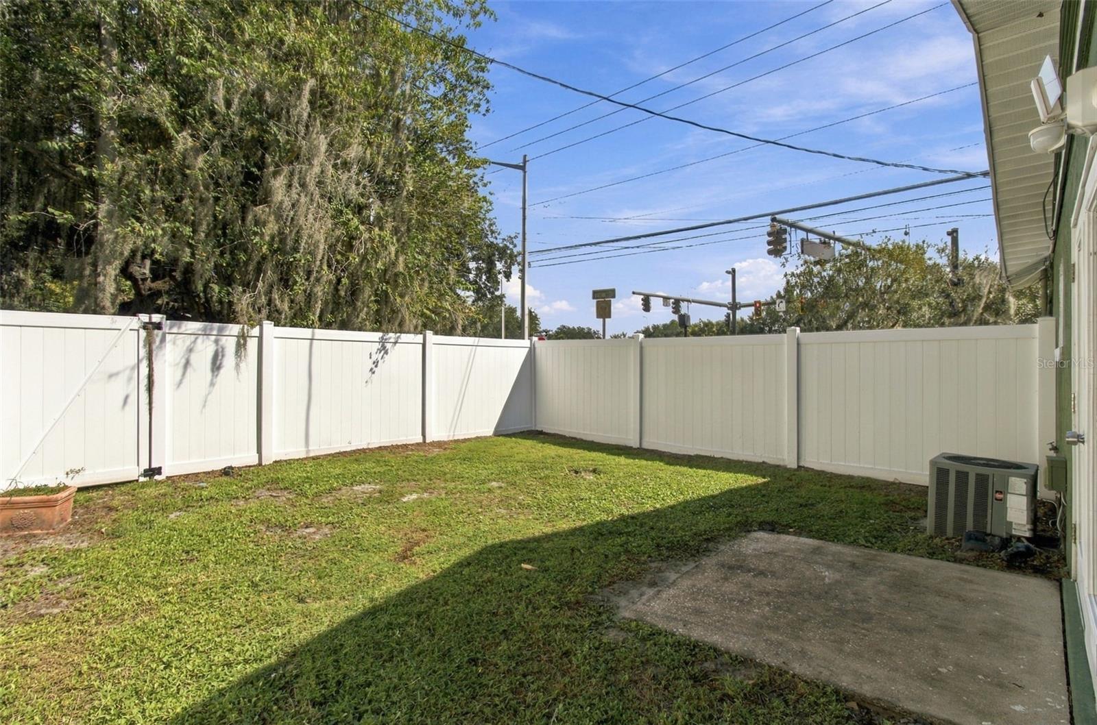 1319 E South St Property Photo 24