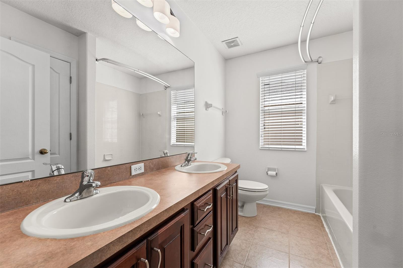343 Cortona Dr Property Photo 22
