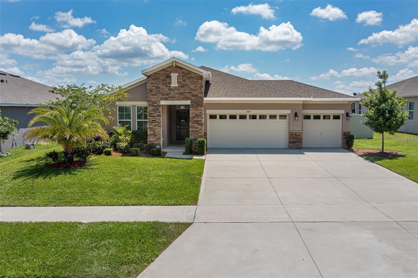 4419 LINWOOD TRACE LN Property Photo 1