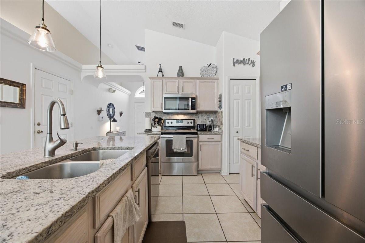 2127 Morning Star Dr Property Photo 8