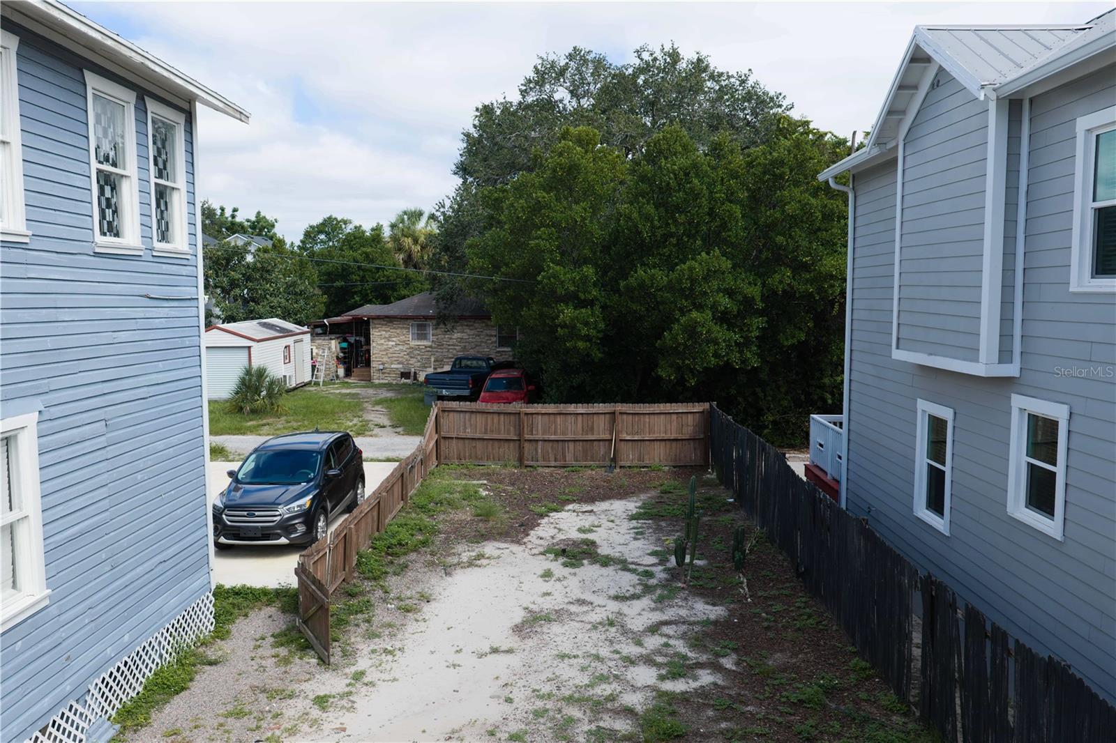 1912 E Columbus Dr Property Photo 2