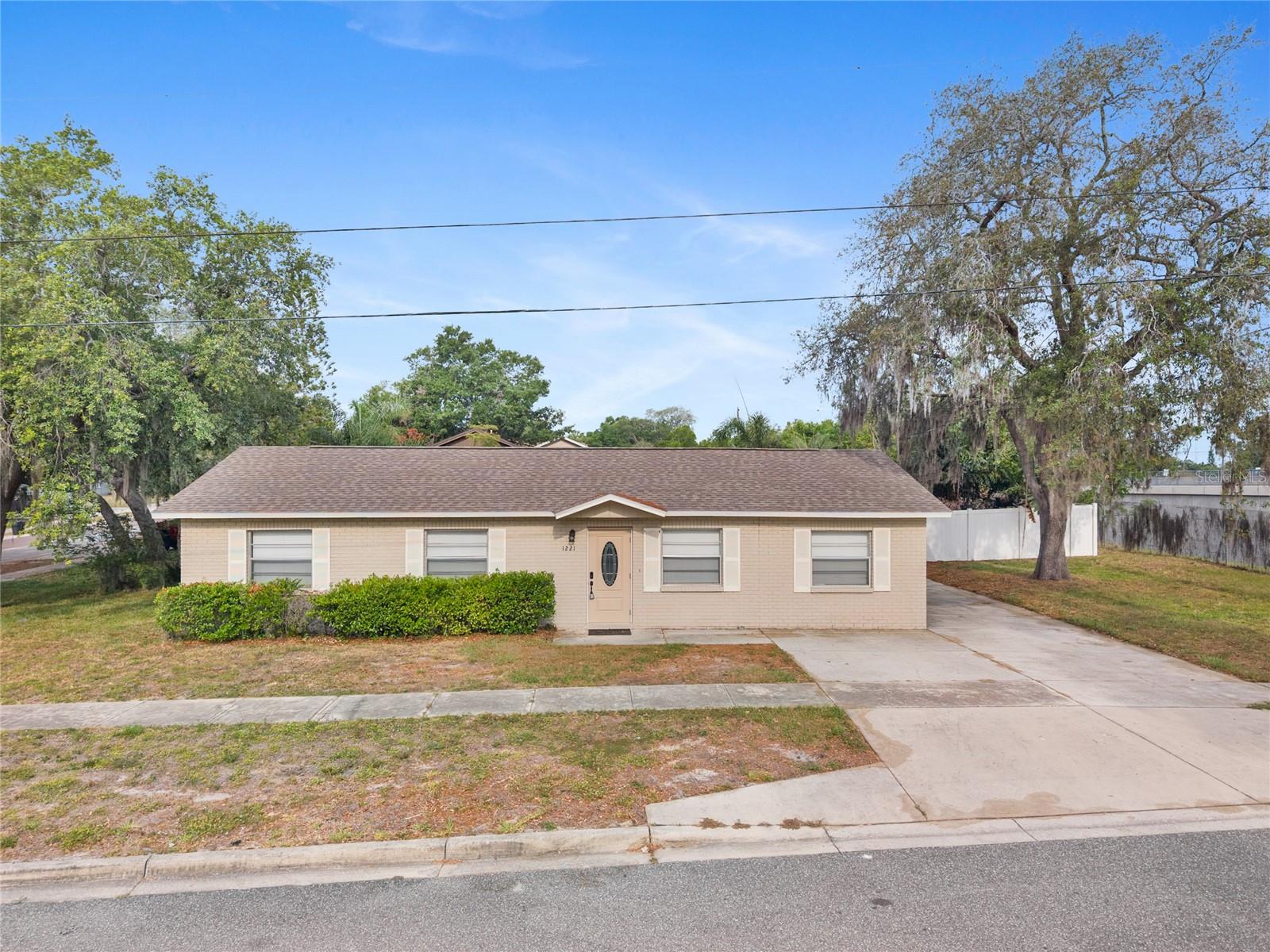 1221 E Court St Property Photo 2