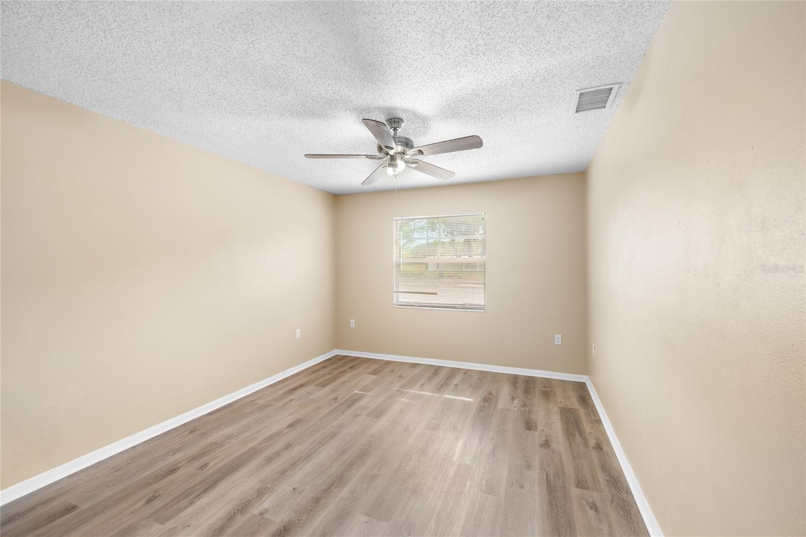 1221 E Court St Property Photo 14