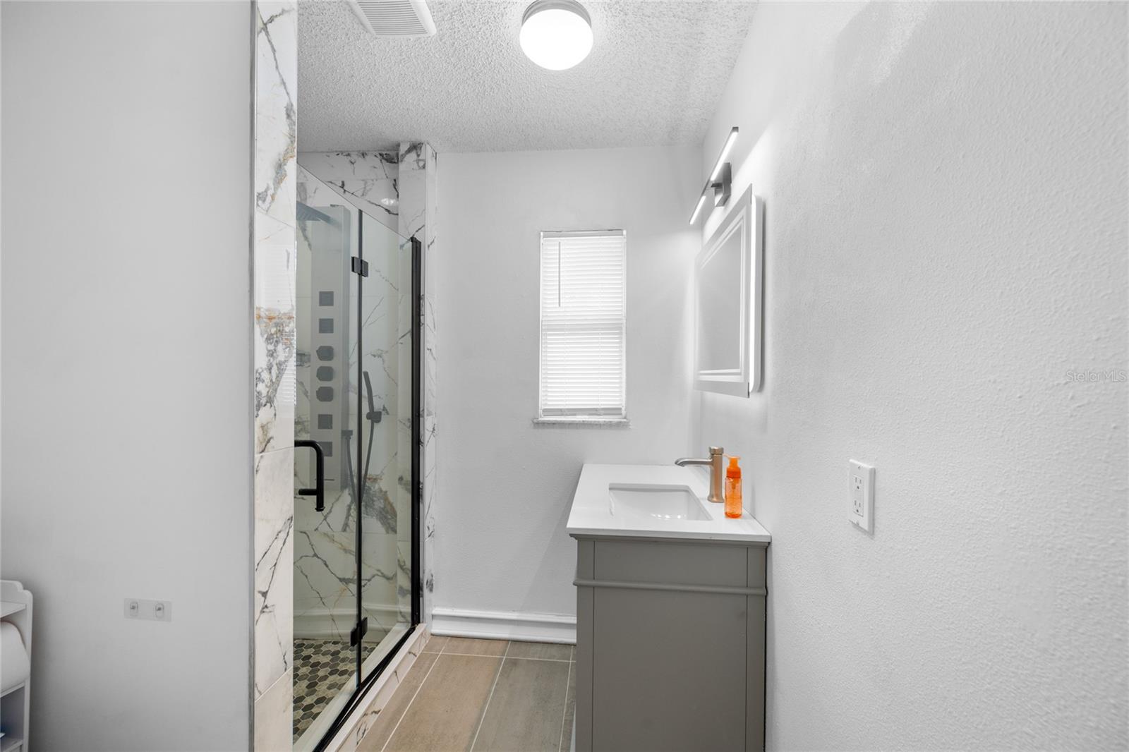 1221 E Court St Property Photo 17