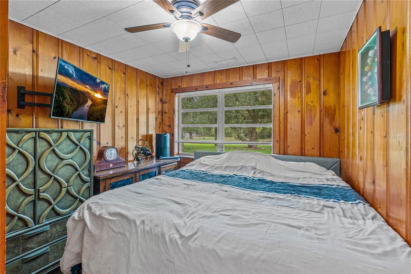 555 Ridge Blvd Property Photo 28
