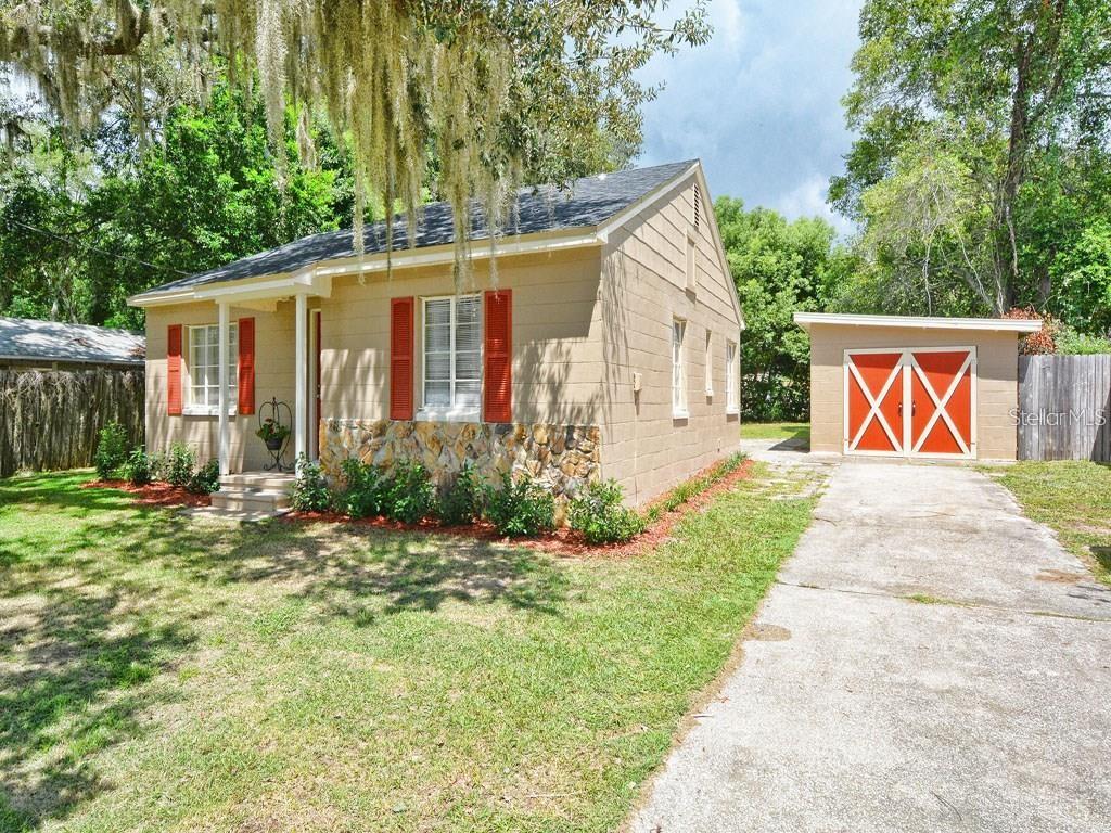 306 N MOSS ST Property Photo 1