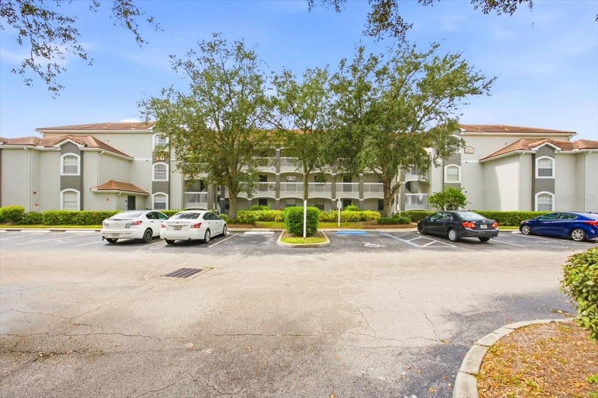 13917 FAIRWAY ISLAND DR #922 Property Photo 1