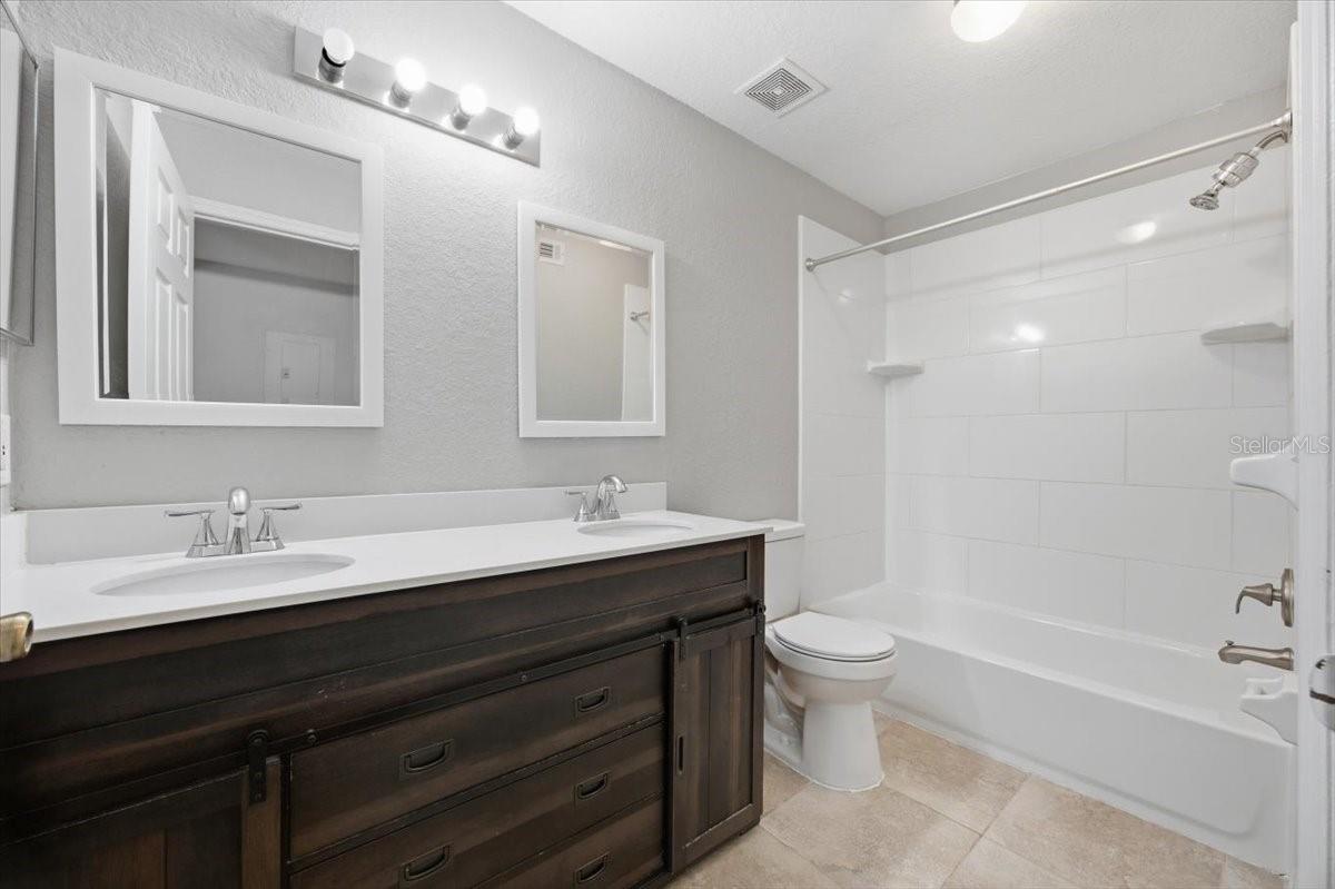 13917 Fairway Island Dr #922 Property Photo 8