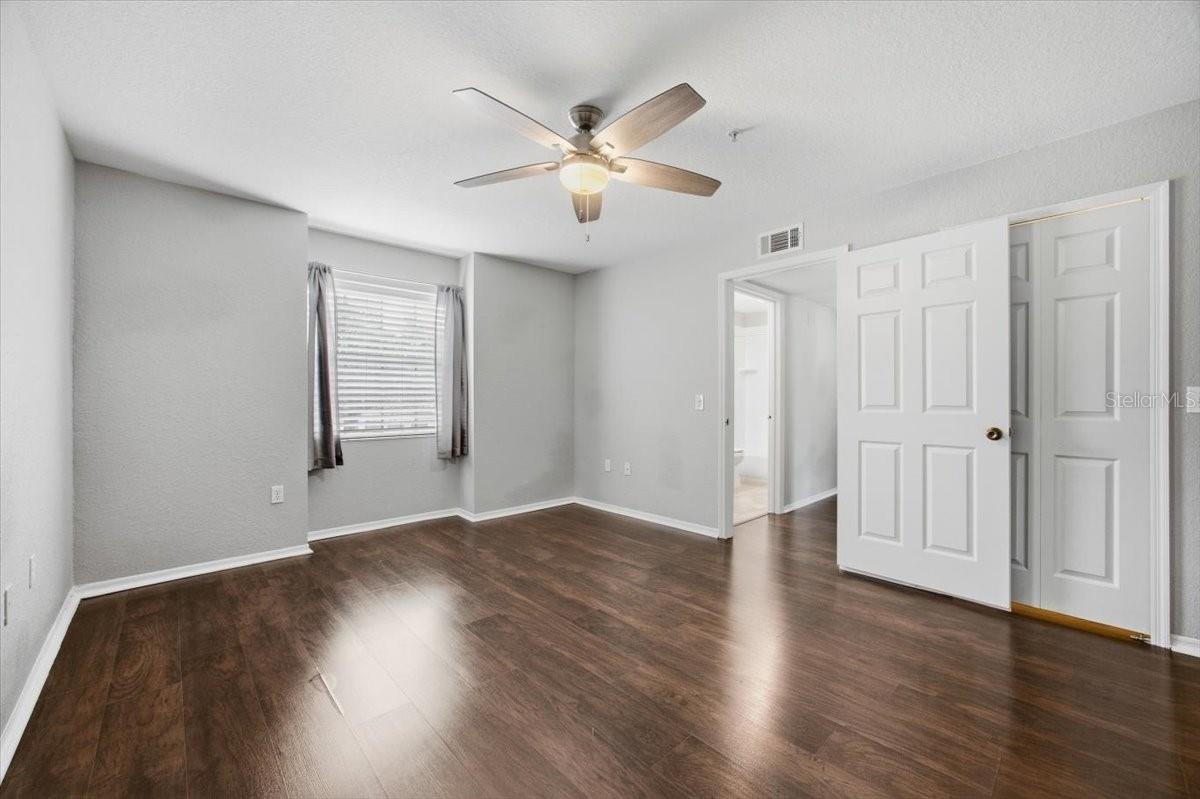 13917 Fairway Island Dr #922 Property Photo 9