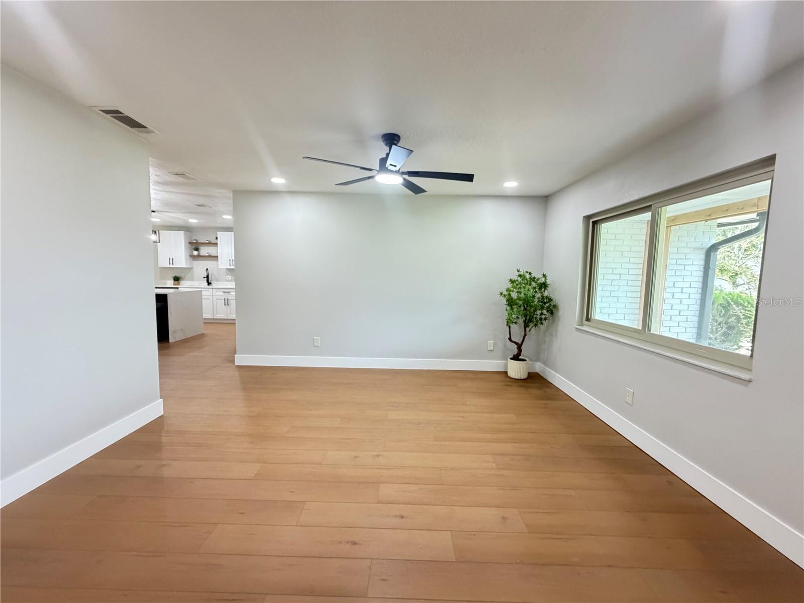 3915 Port Simbor Ave Property Photo 7