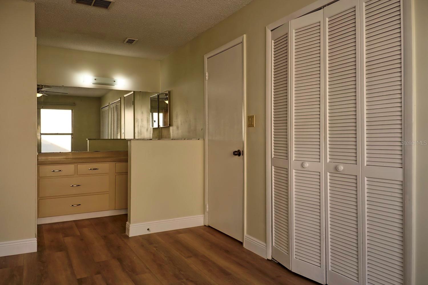 7761 Bay Cedar Dr Property Photo 6