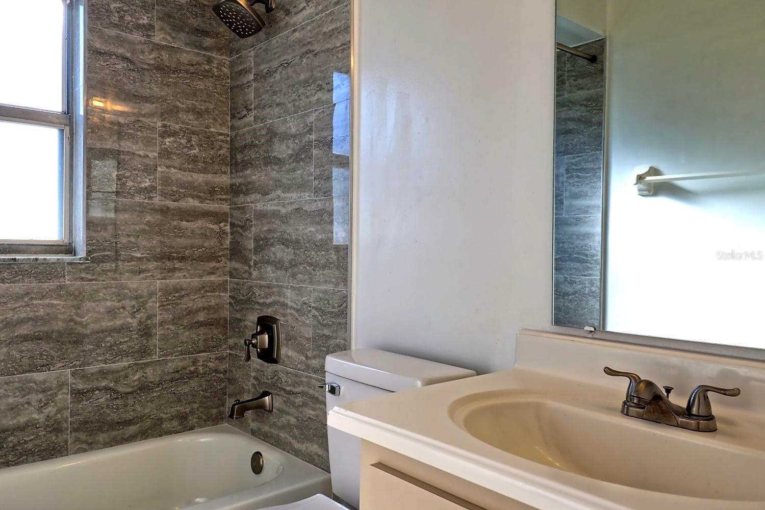 7761 Bay Cedar Dr Property Photo 9