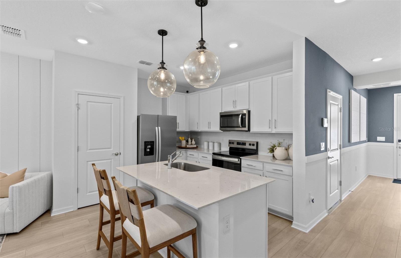 2093 Riverleaf Road Property Photo 4