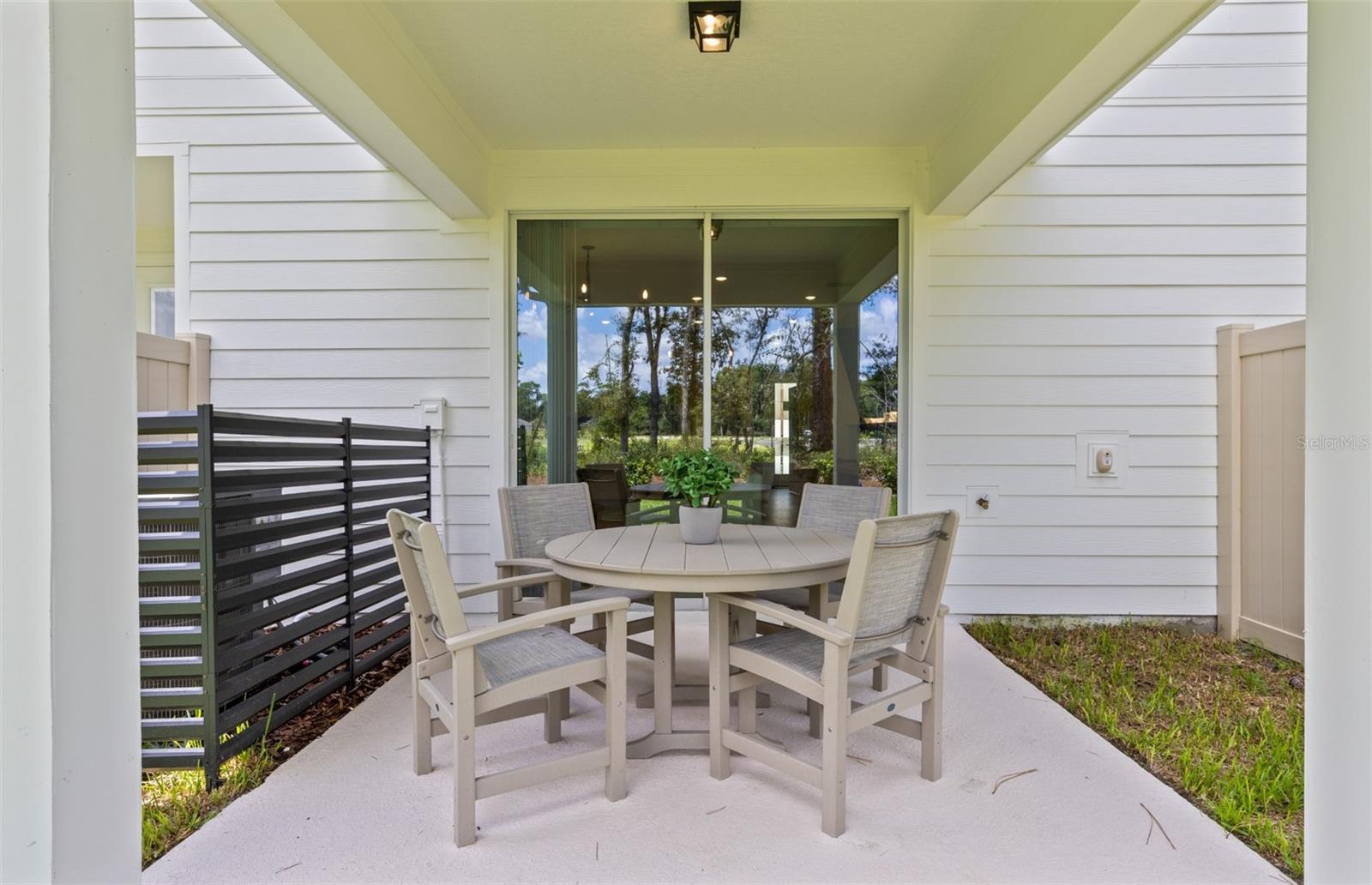 2093 Riverleaf Road Property Photo 15