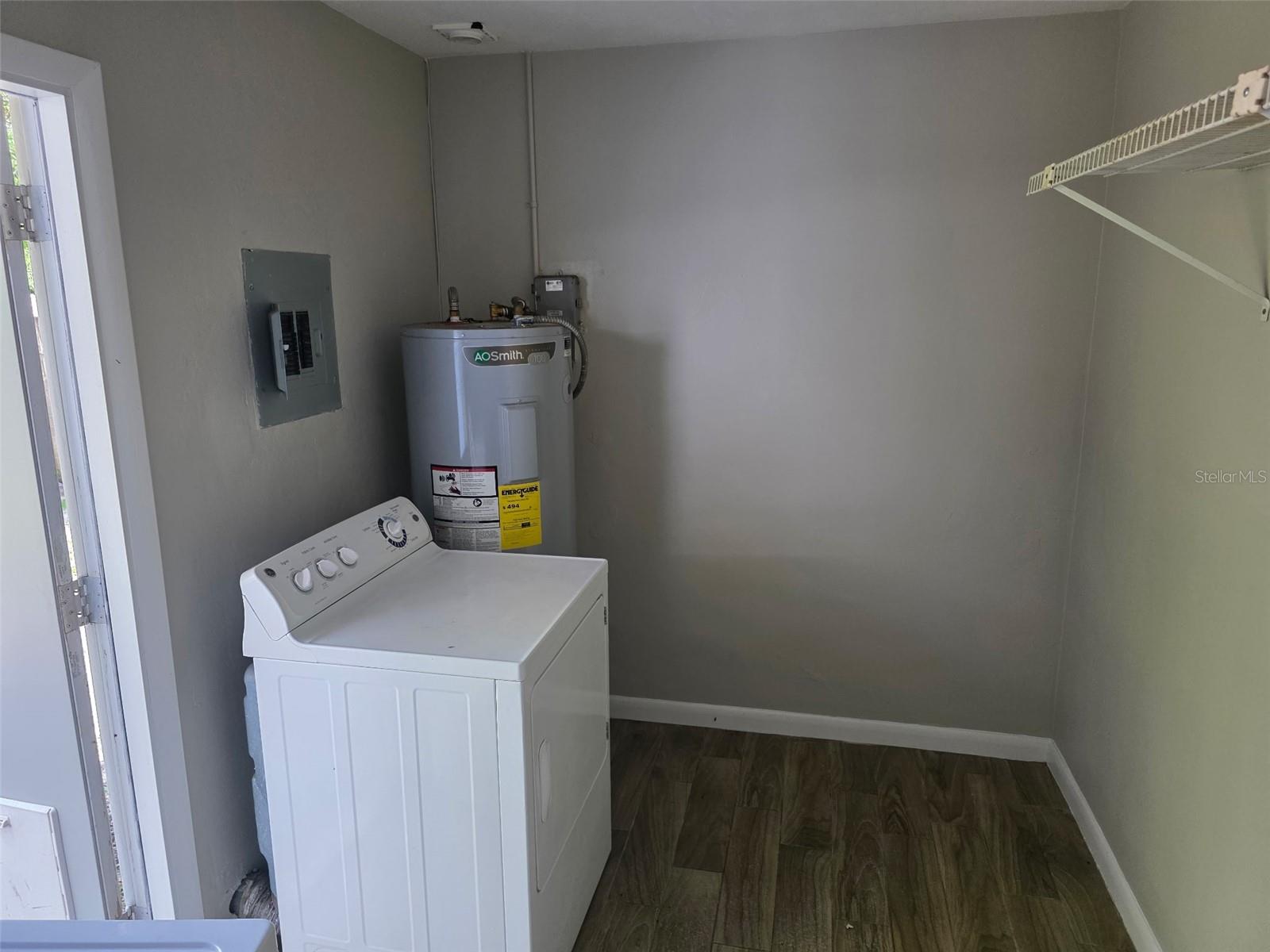 1387 Hartley Ave Property Photo 16