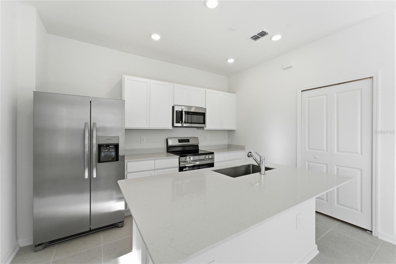 2212 Red Sun St Property Photo 9