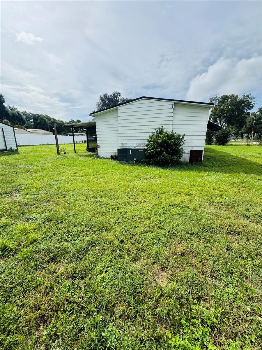 1013 Lianne Pl Property Photo 3